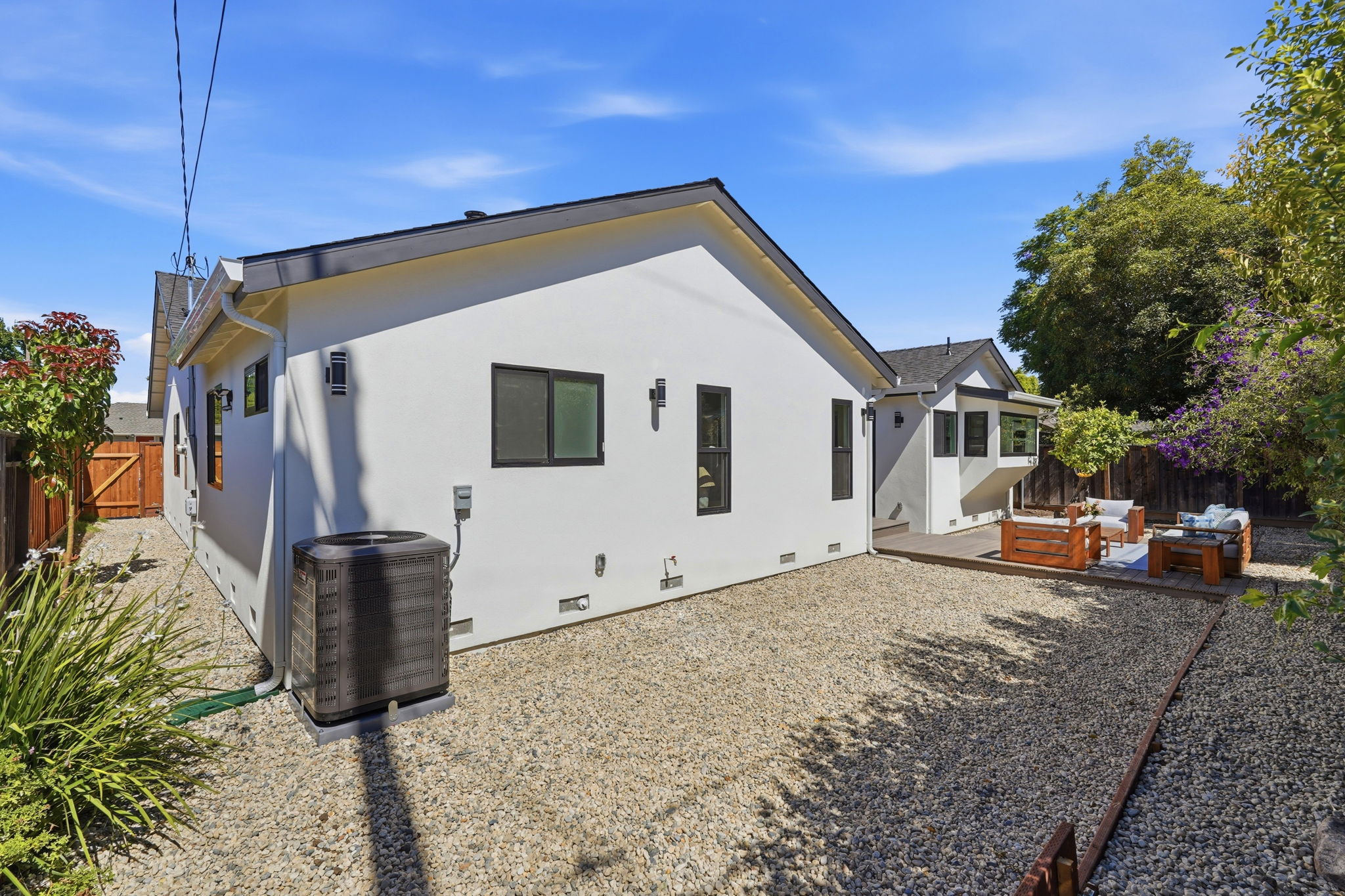 043_F8_2320 Talia Ave