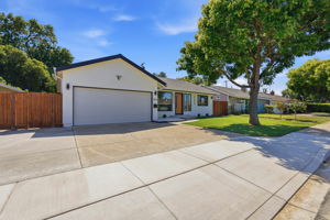 003_F8_2320 Talia Ave