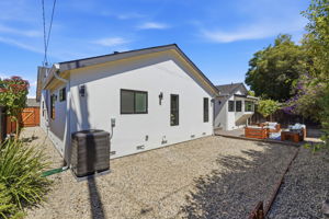 043_F8_2320 Talia Ave