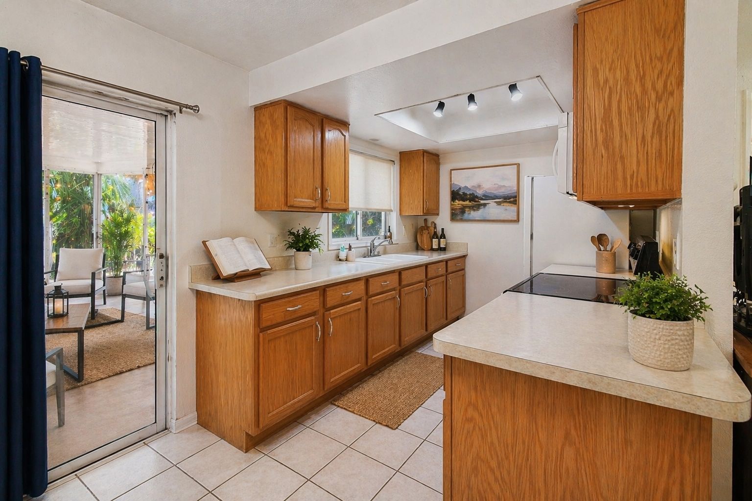 *Virtually Staged* Kitchen