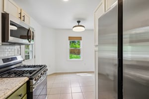 Milford Dr-S0605-018.jpg