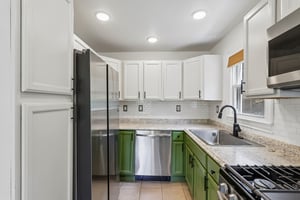 Milford Dr-S0605-019.jpg