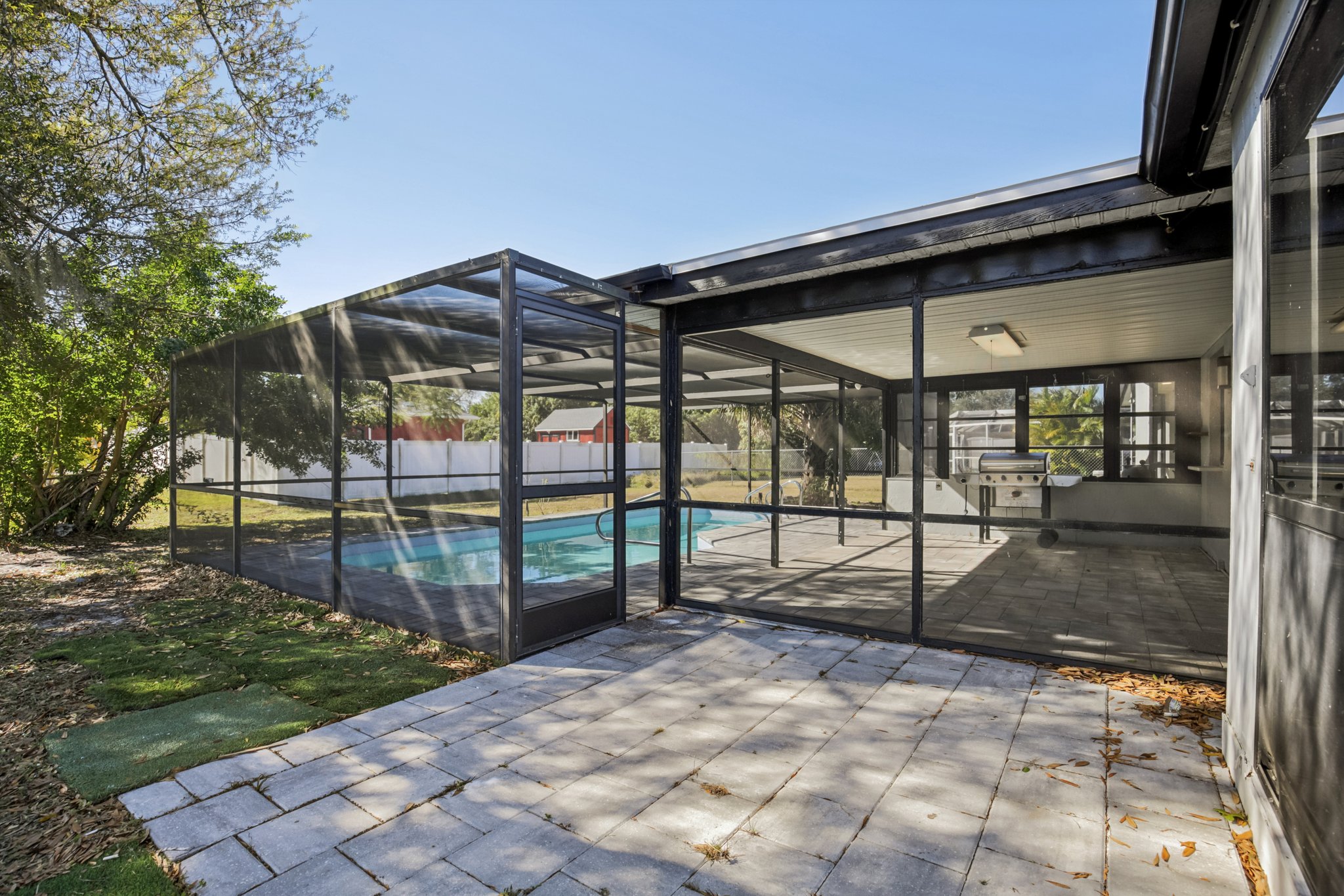 McBurney Ave-S2001-029.jpg