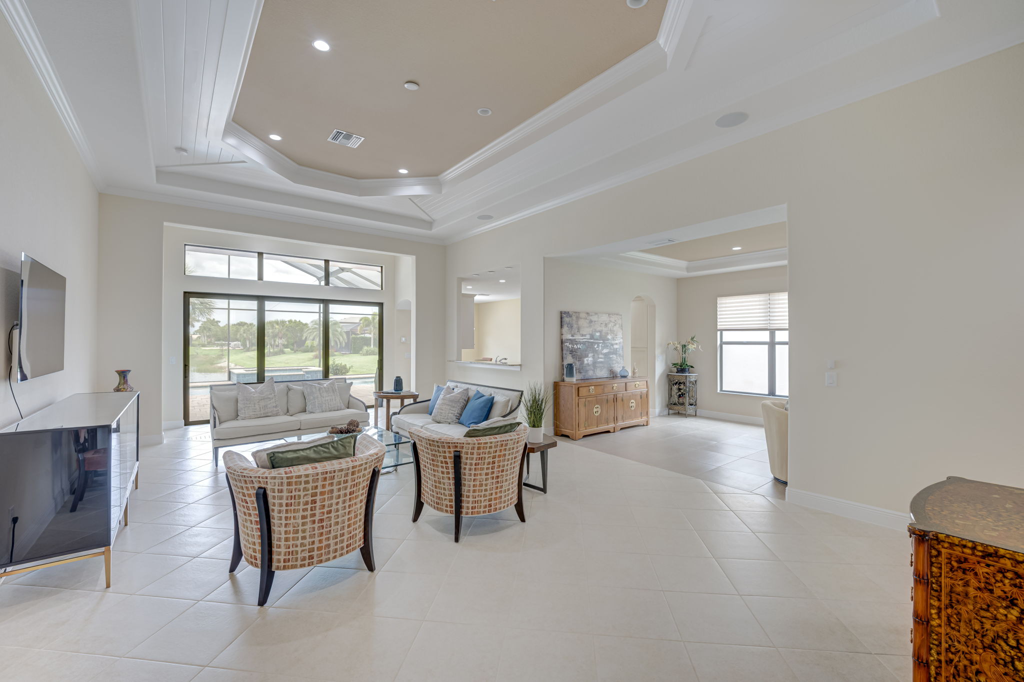 Versatile Dining & Lounge Area Designed for Entertaining