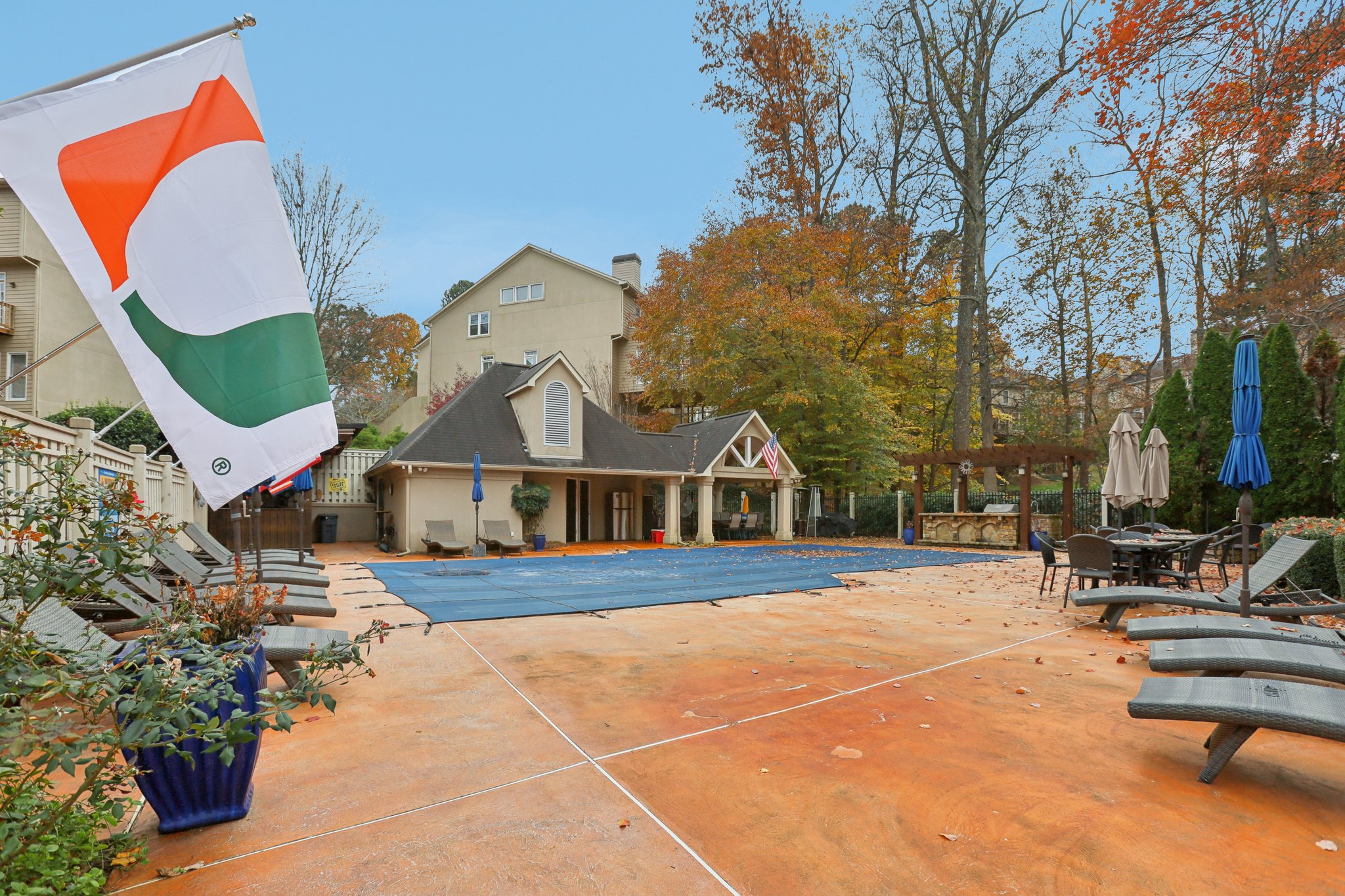 Goodwood Blvd SE-2011-901.jpg