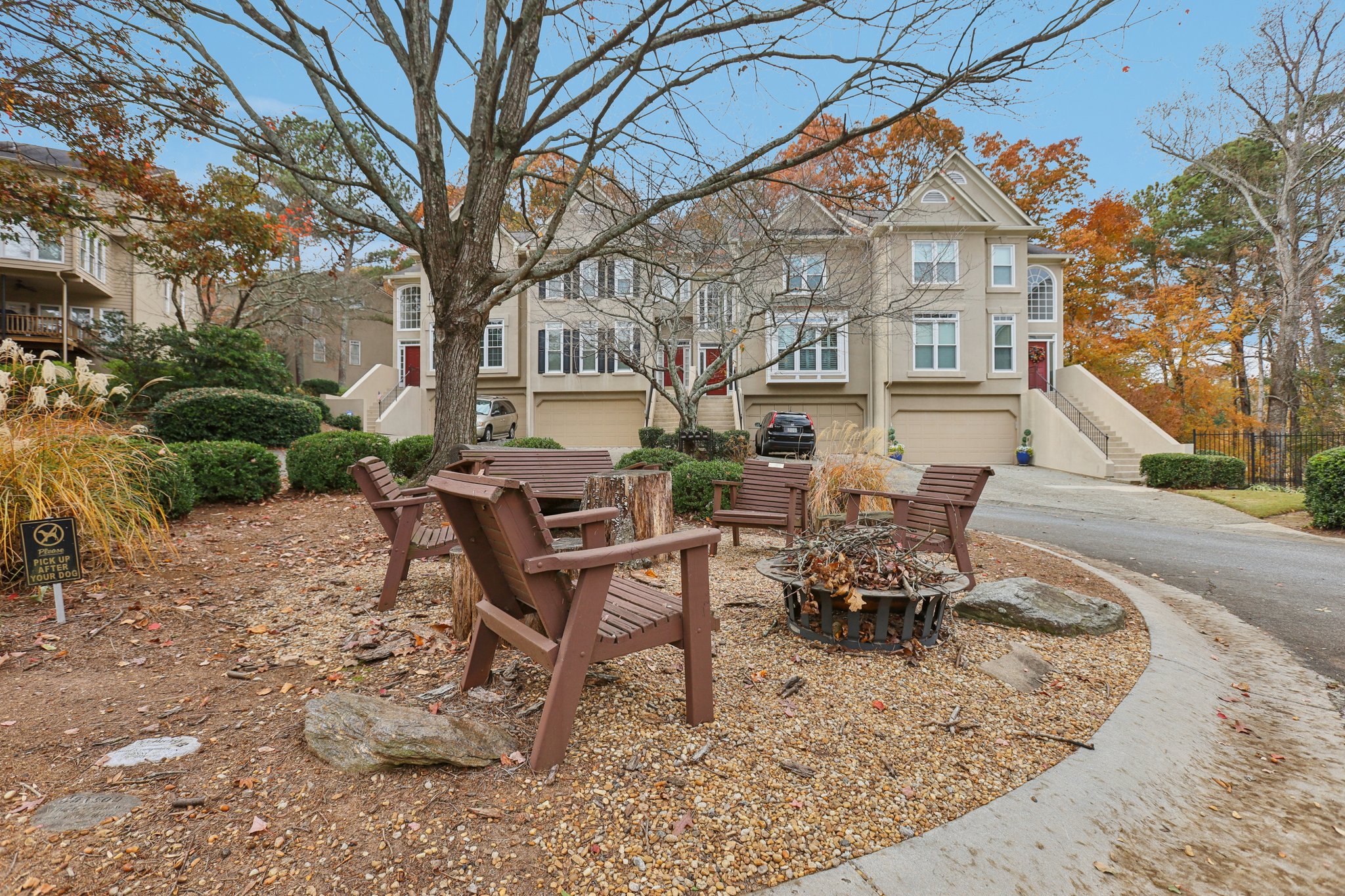 Goodwood Blvd SE-2011-904.jpg