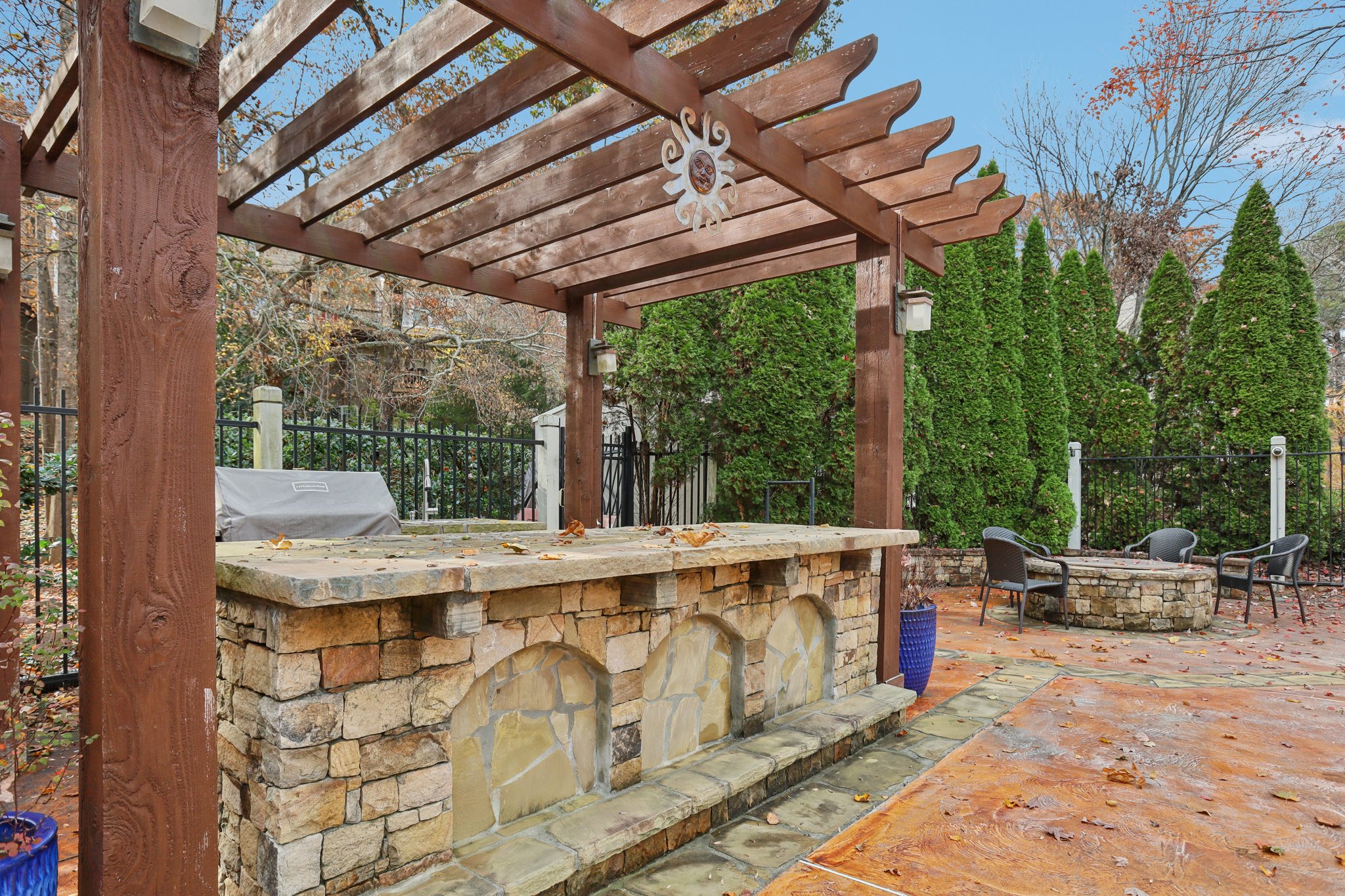 Goodwood Blvd SE-2011-905.jpg