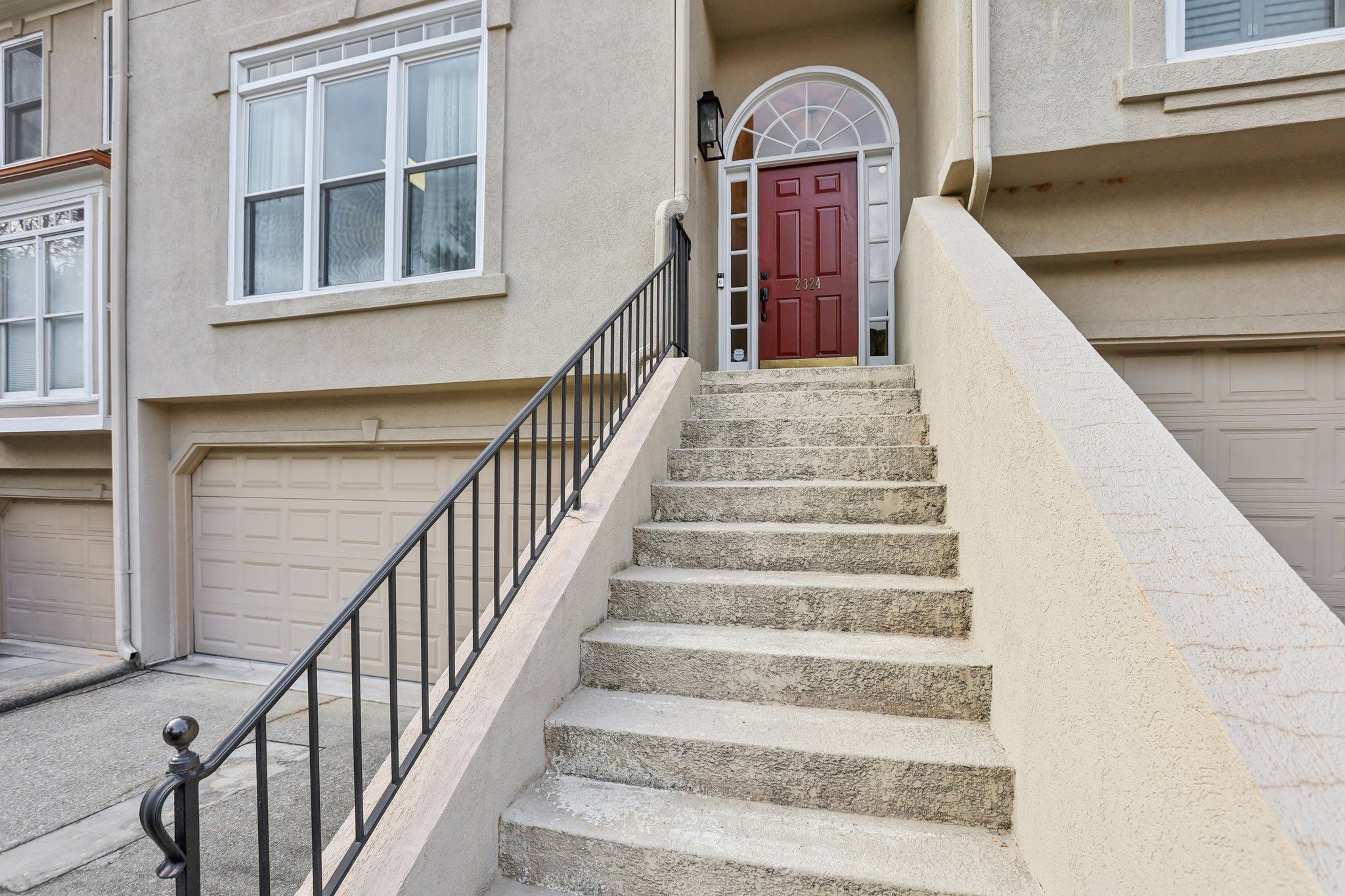 Goodwood Blvd SE-S2011-004.jpg