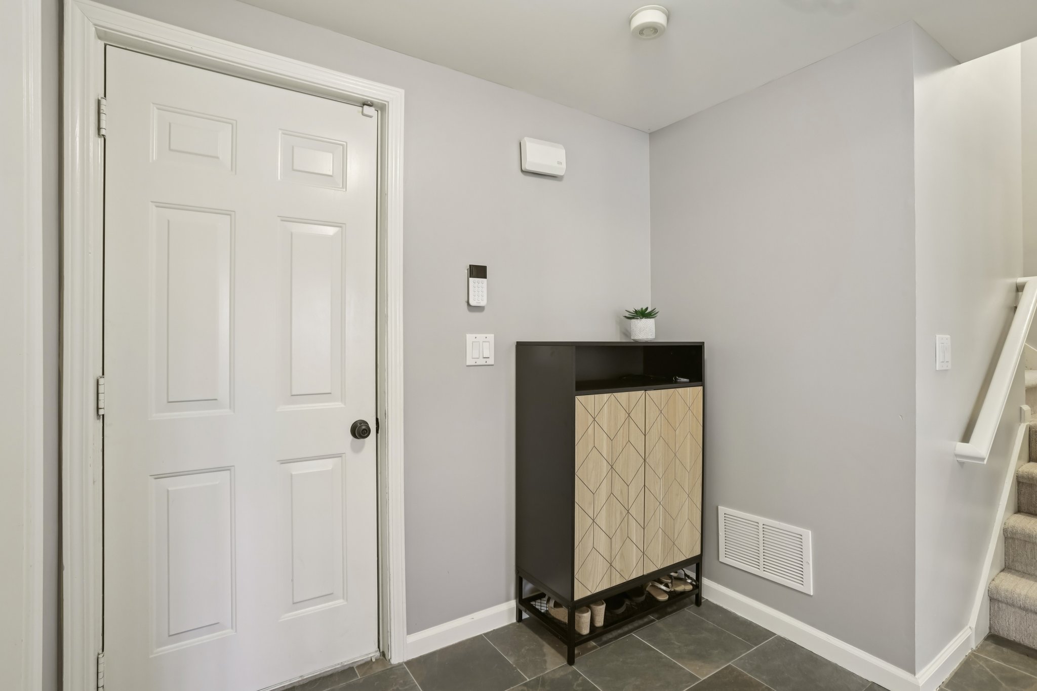 Goodwood Blvd SE-S2011-020.jpg