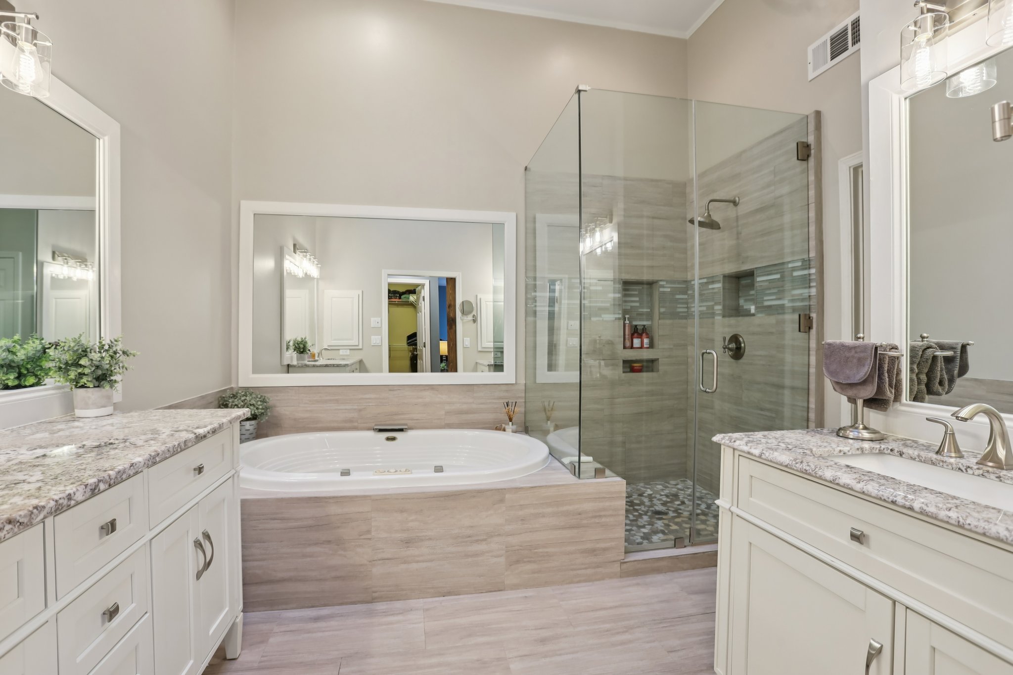 Goodwood Blvd SE-S2011-037.jpg