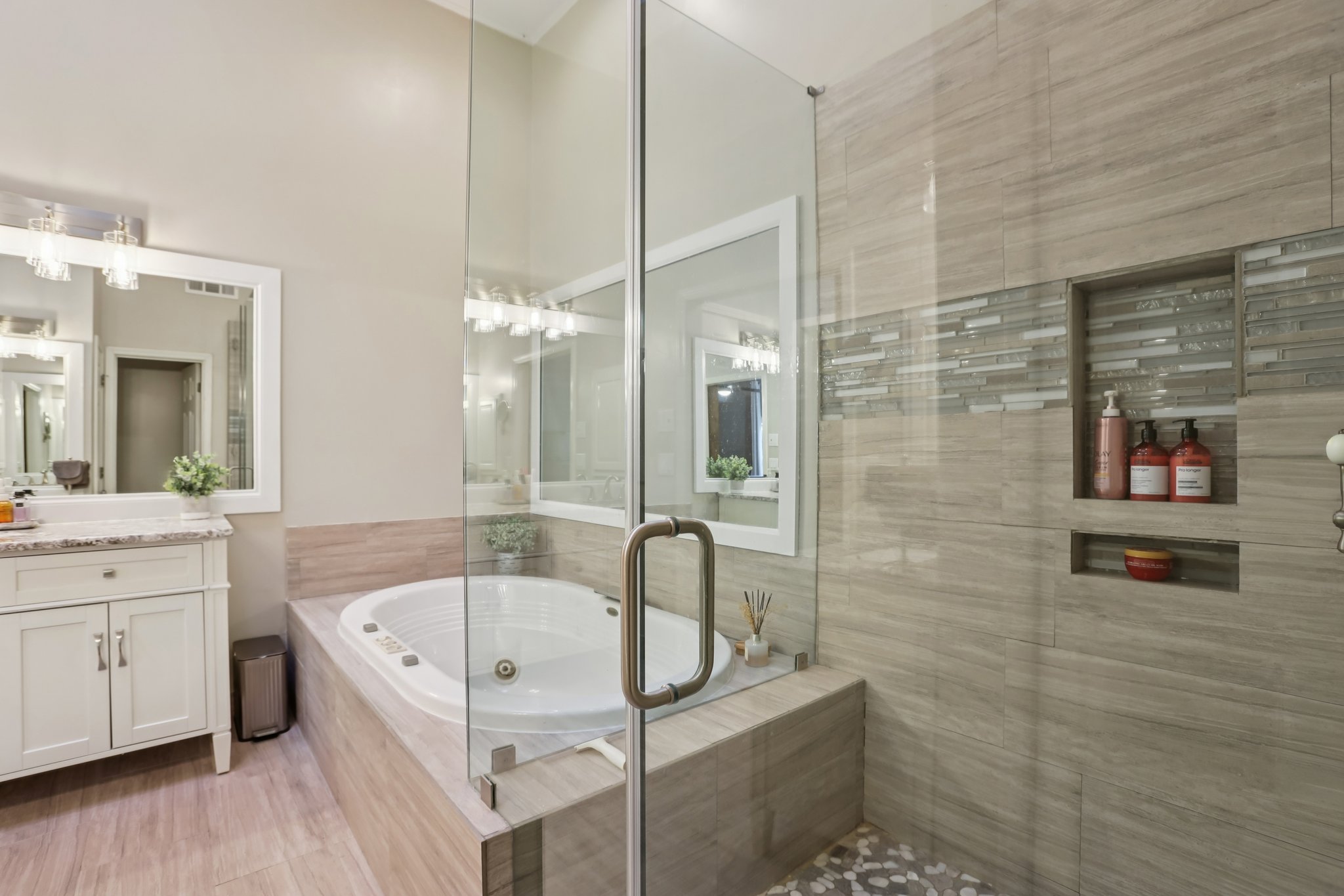 Goodwood Blvd SE-S2011-039.jpg