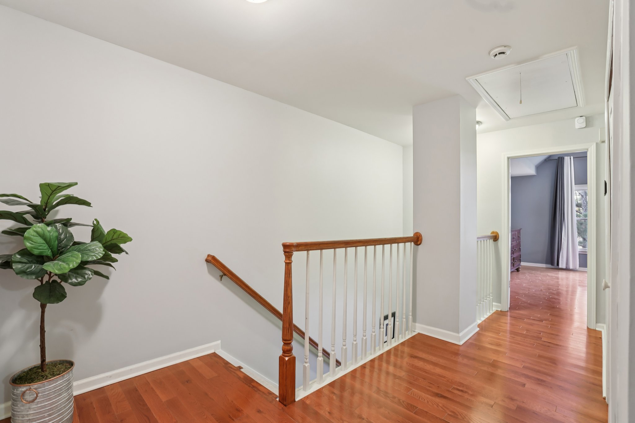 Goodwood Blvd SE-S2011-044.jpg