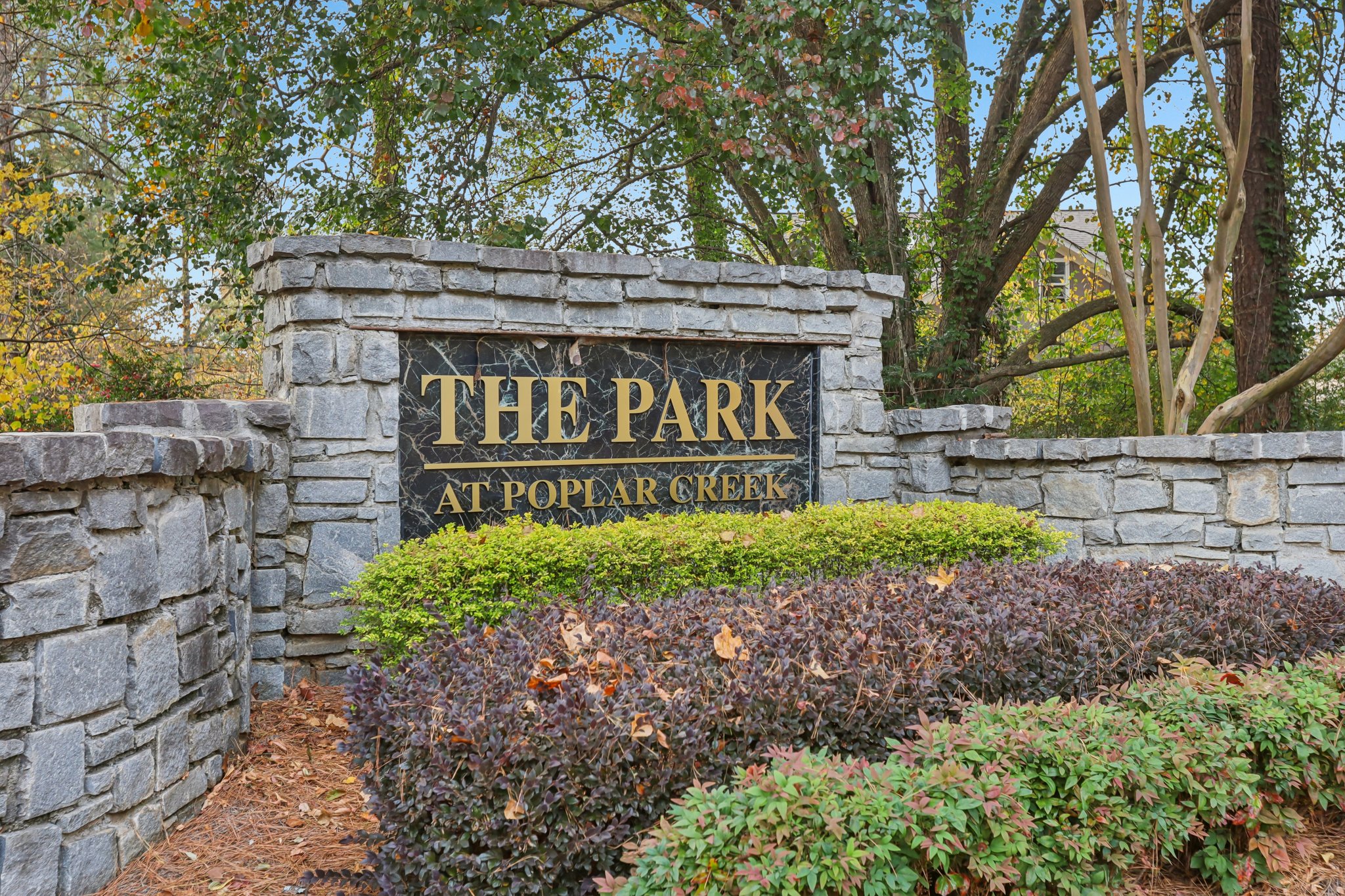 Goodwood Blvd SE-S2011-056.jpg