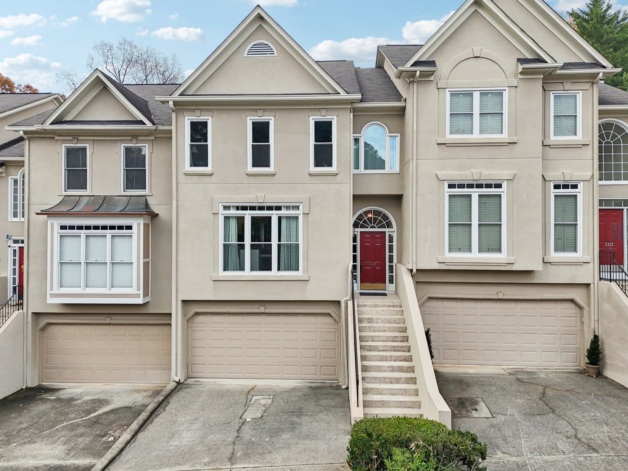 Goodwood Blvd SE-S2111-001.jpg