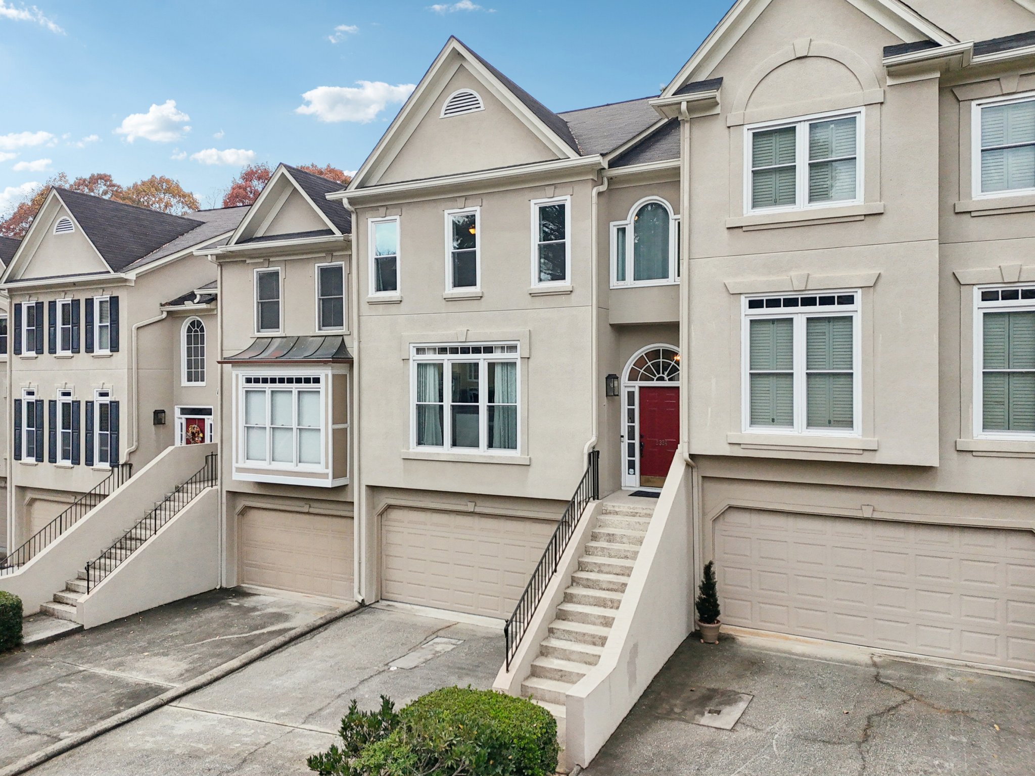 Goodwood Blvd SE-S2111-003.jpg