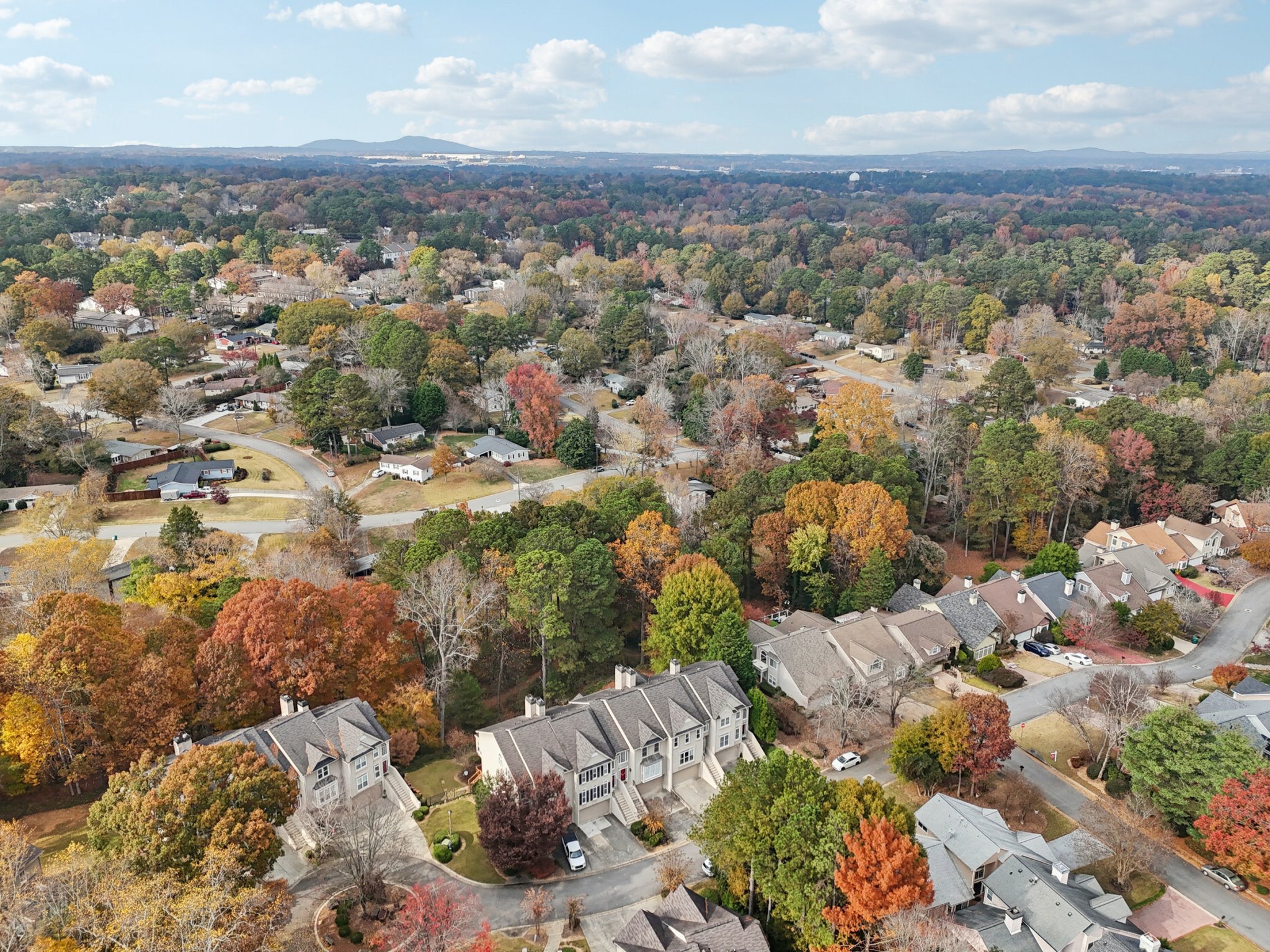 Goodwood Blvd SE-S2111-010.jpg