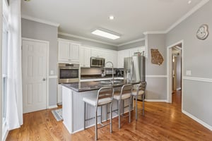 Goodwood Blvd SE-S2011-014.jpg