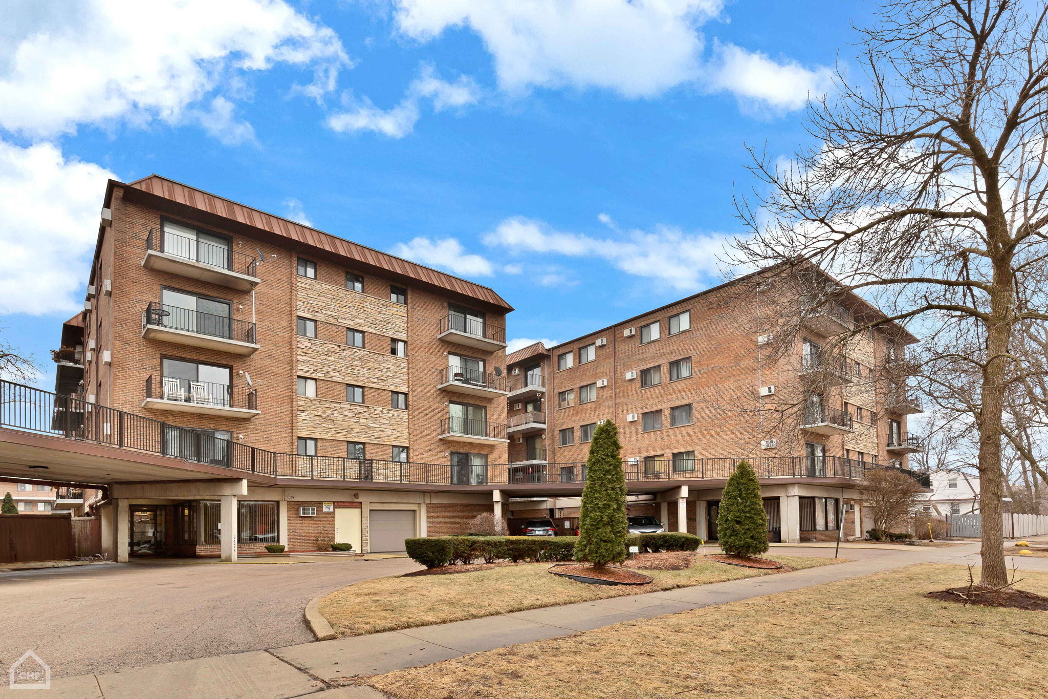 2325 N Neva Ave 409_001