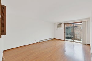 2325 N Neva Ave 409_004
