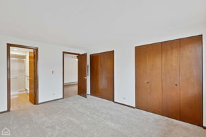 2325 N Neva Ave 409_008