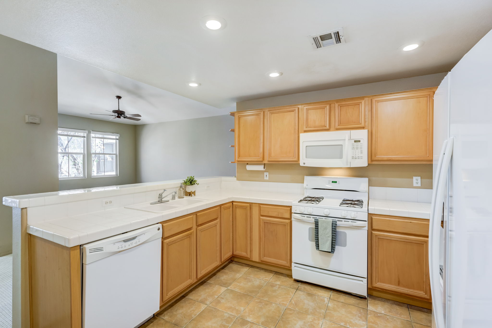 Windmill Pkwy 424-016