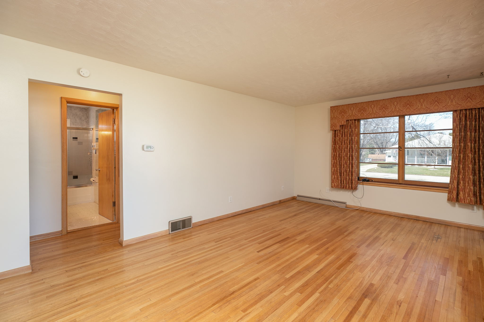 04-Living Room