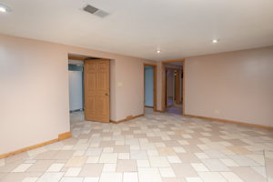 23-Family Room