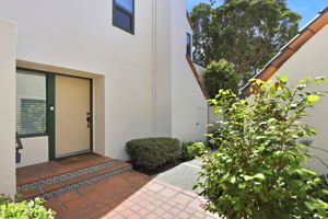  Photo 0