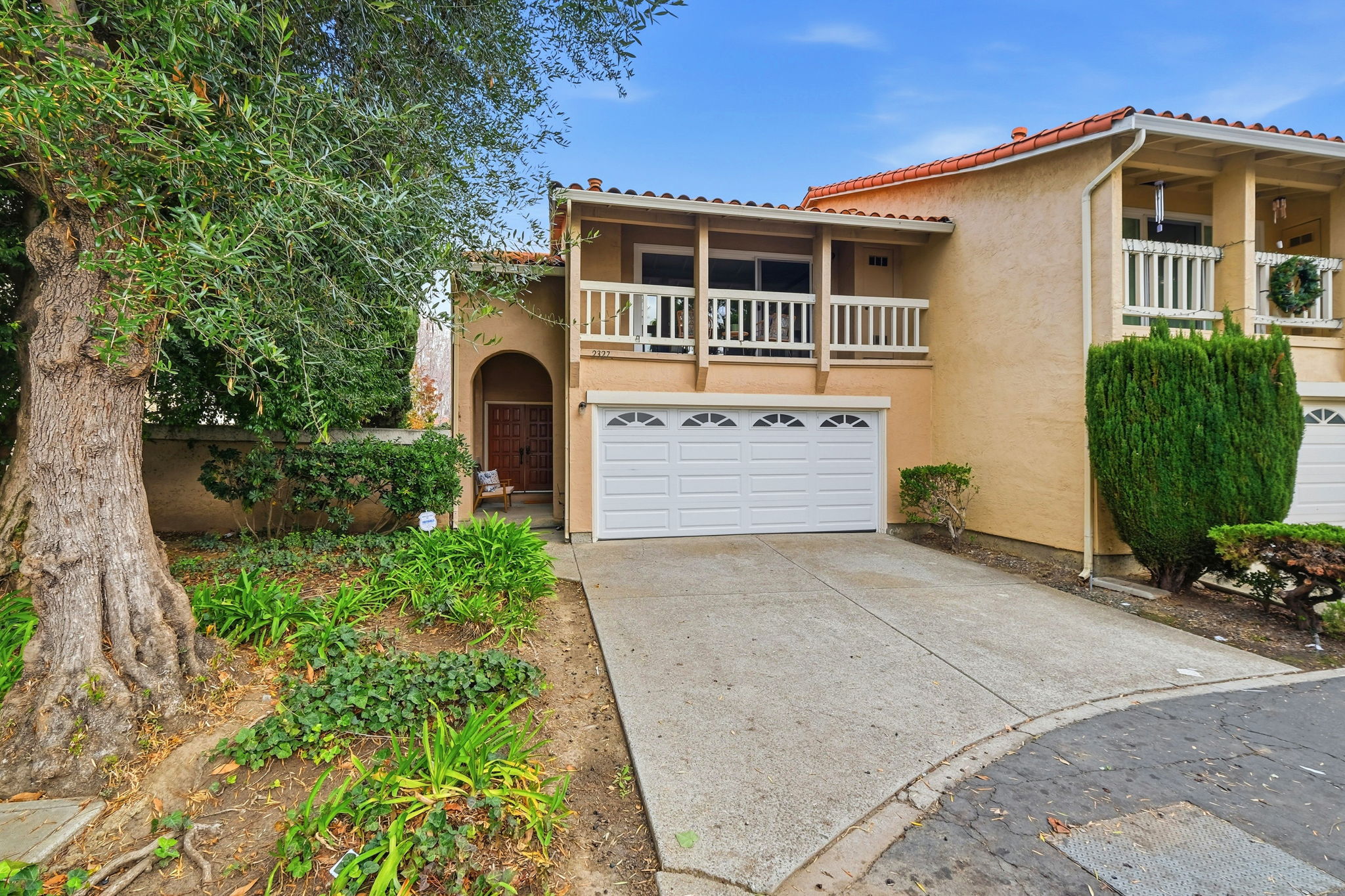 001_F8_2327 Royal Ann Dr