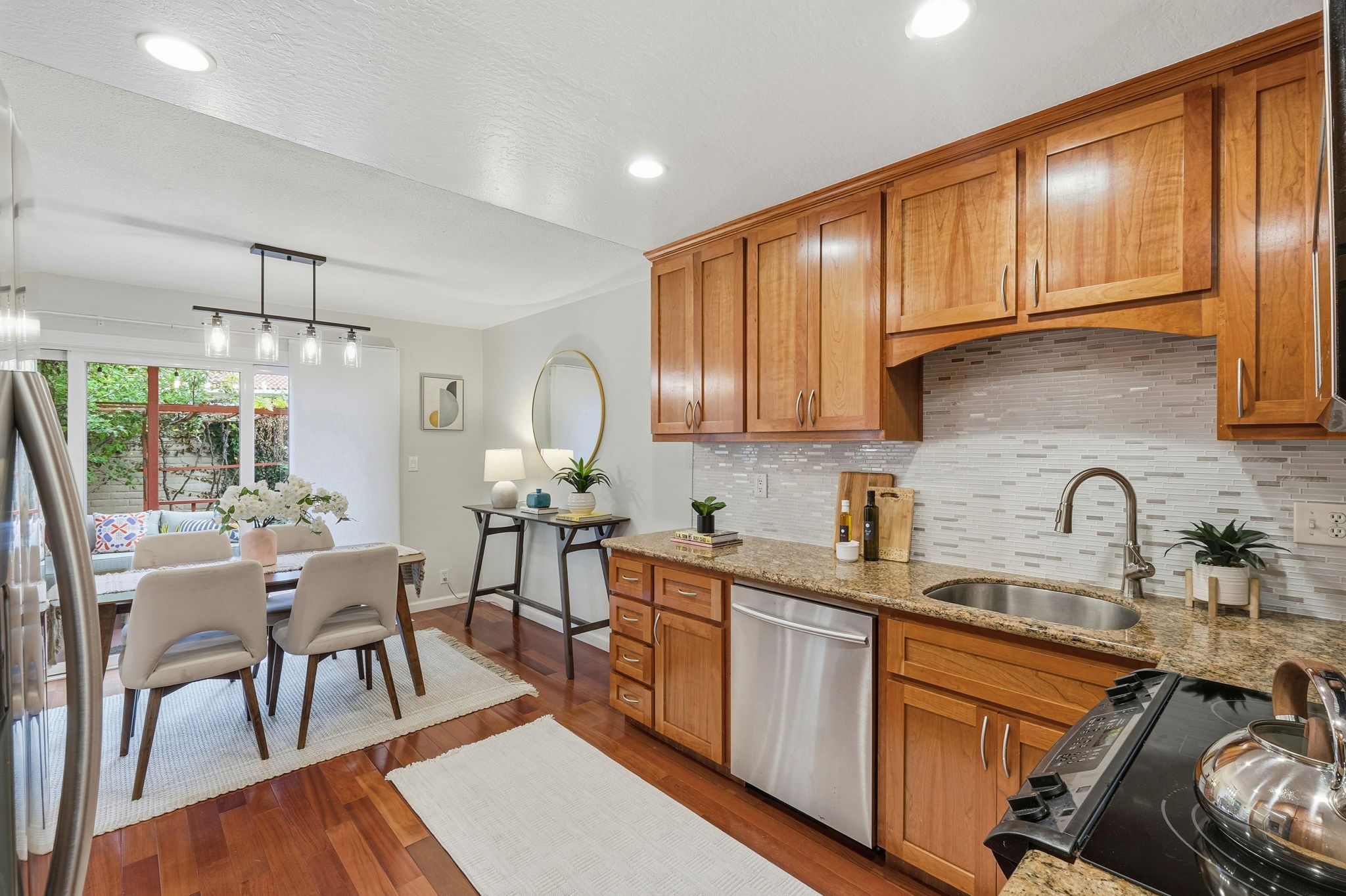 010_F8_2327 Royal Ann Dr