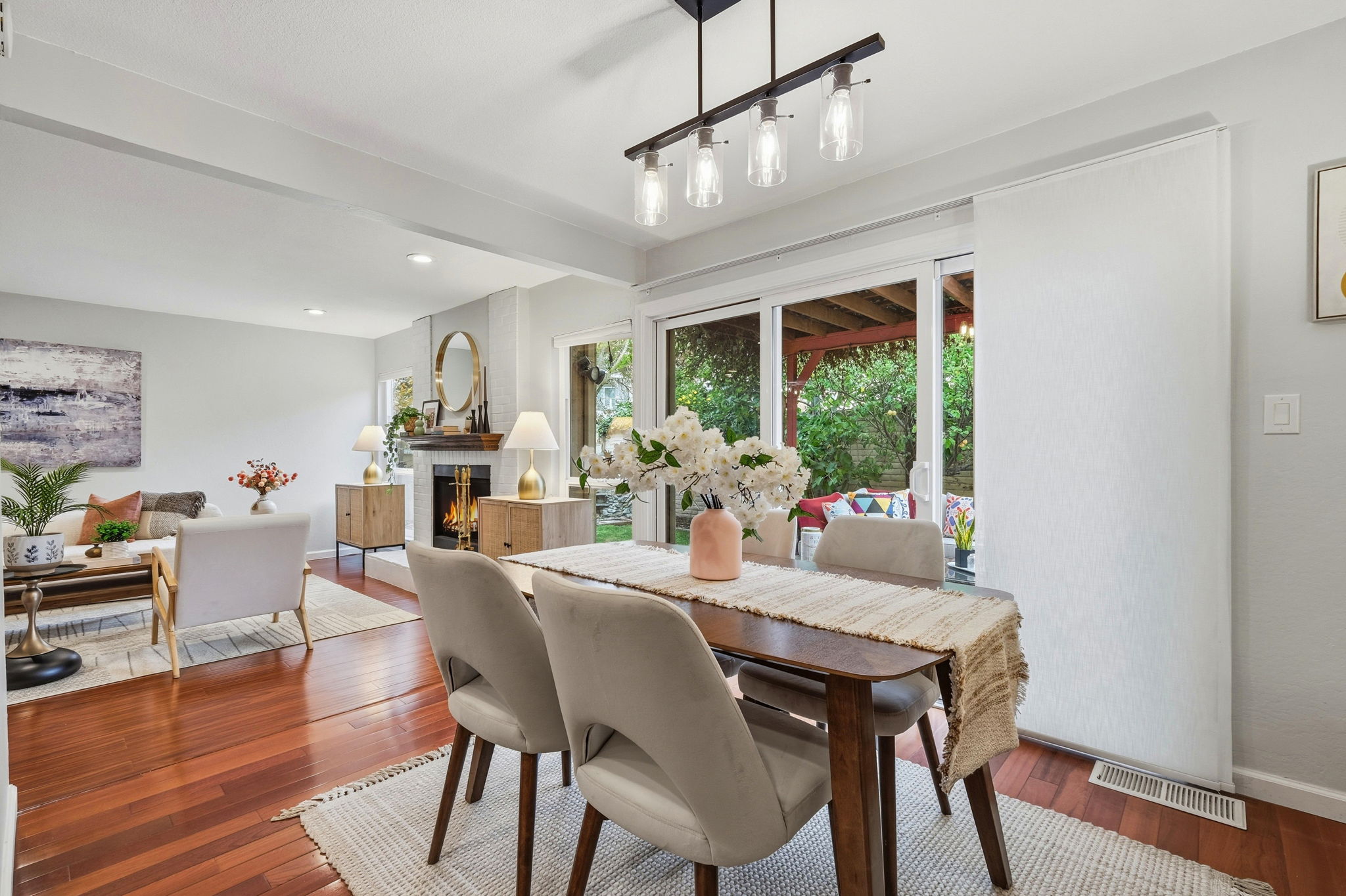 013_F8_2327 Royal Ann Dr