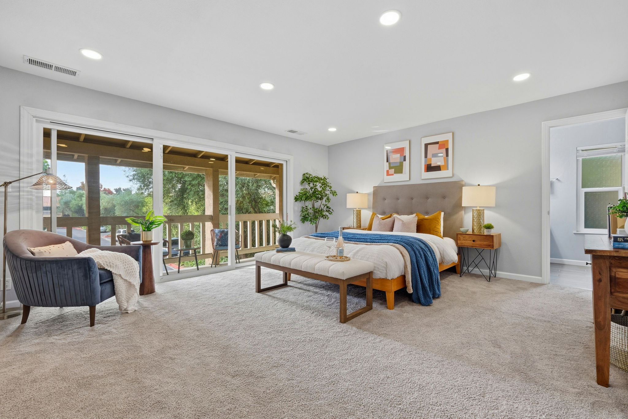 015_F8_2327 Royal Ann Dr