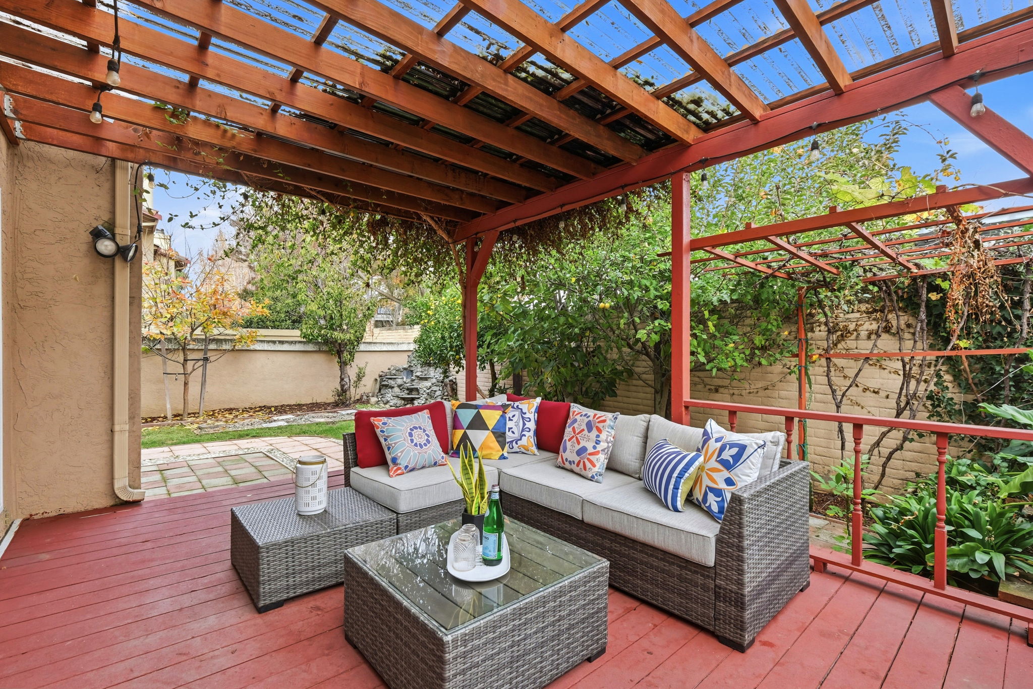 032_F8_2327 Royal Ann Dr