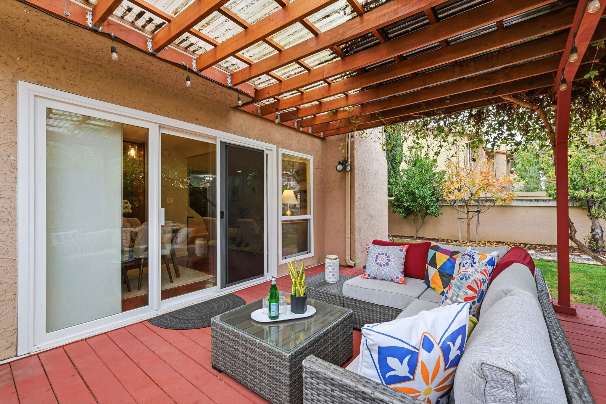 033_F8_2327 Royal Ann Dr