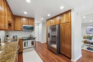 009_F8_2327 Royal Ann Dr