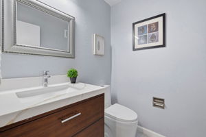 022_F8_2327 Royal Ann Dr