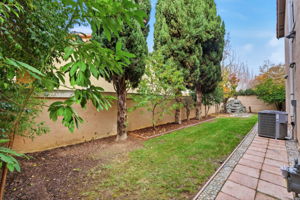 029_F8_2327 Royal Ann Dr