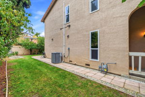 030_F8_2327 Royal Ann Dr