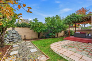 031_F8_2327 Royal Ann Dr