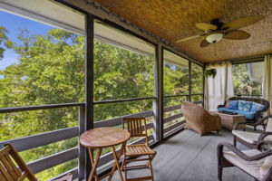 Screened-in Porch