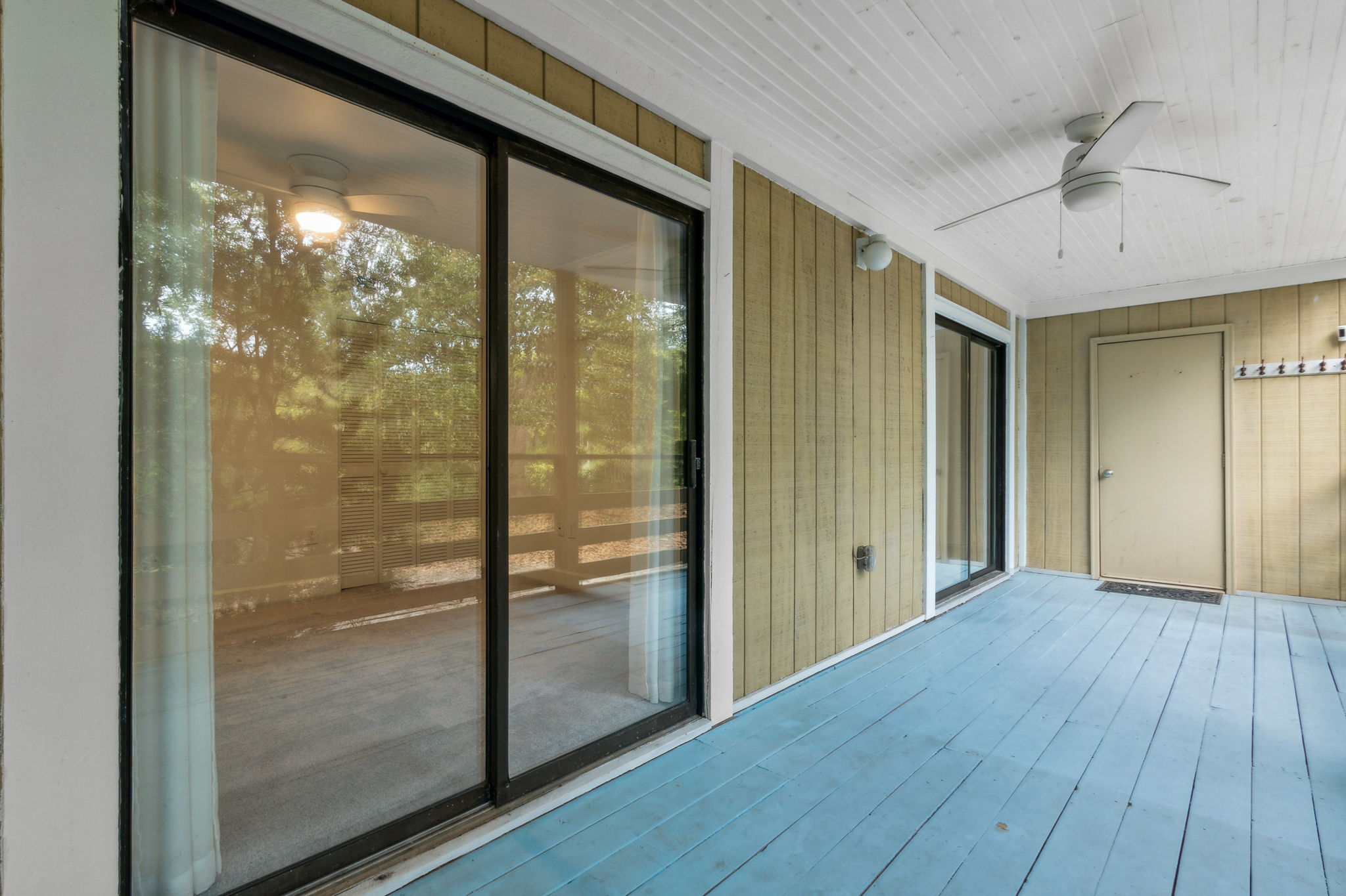 Screened-in Porch