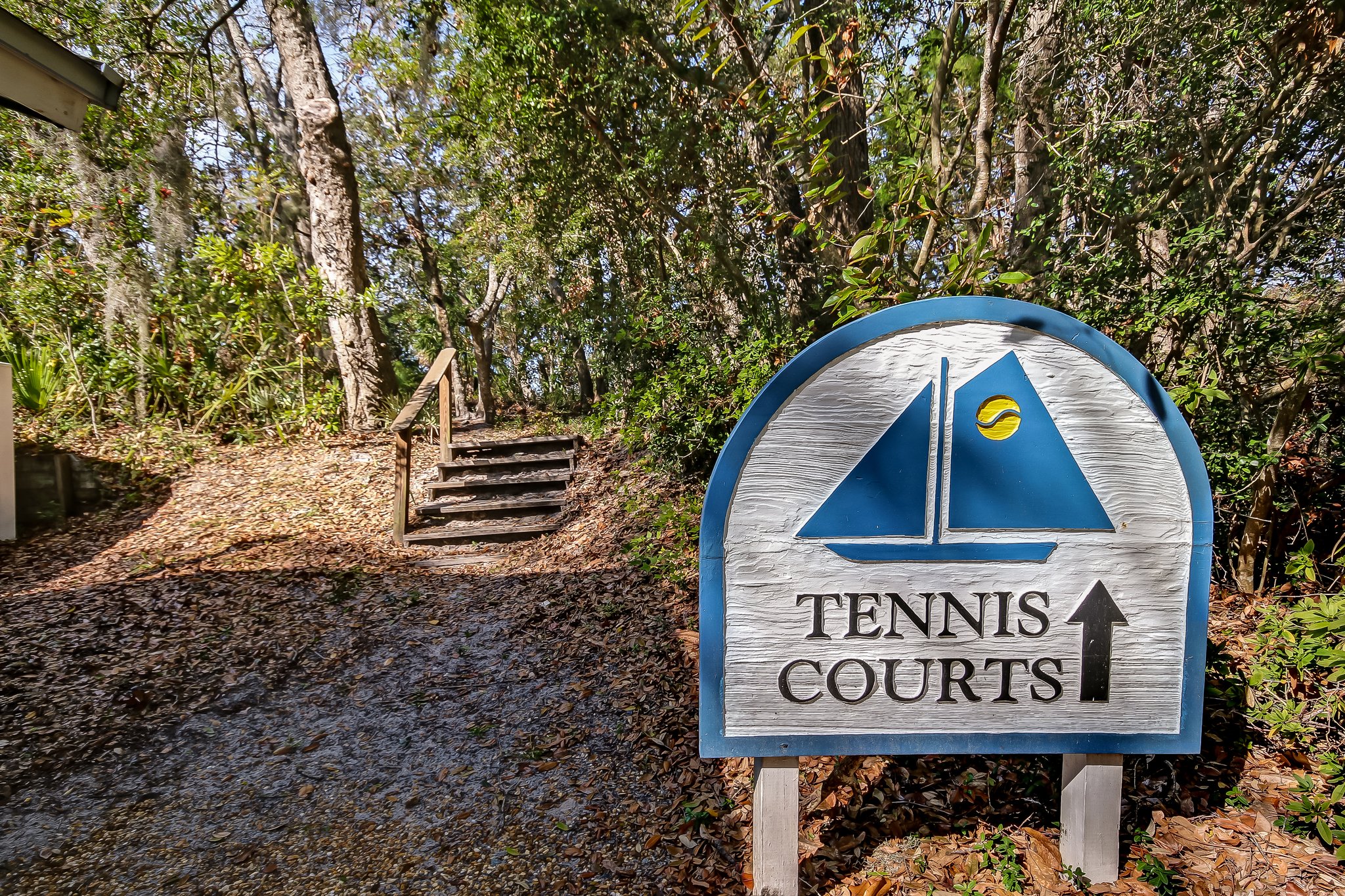 Trail to Tennis Courts