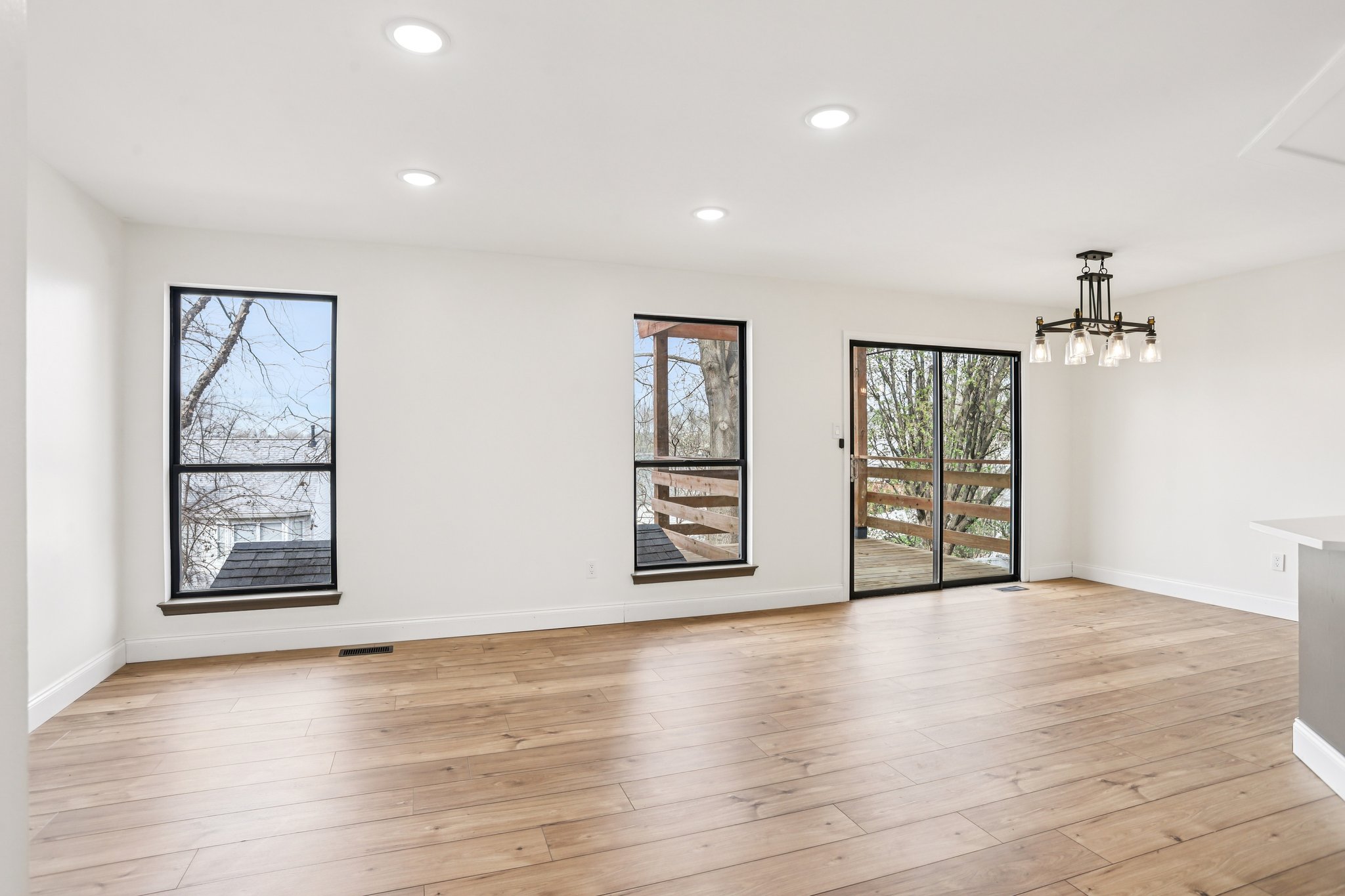 Hunters Crest Dr-S2403-006.jpg