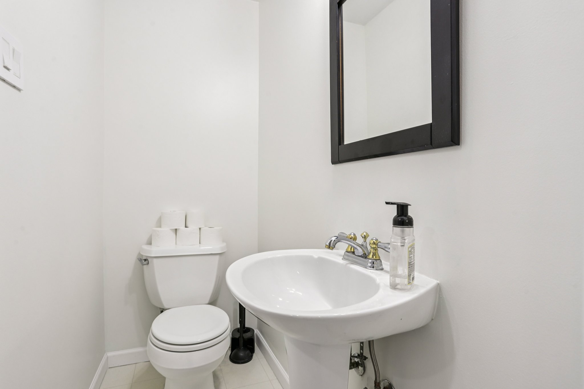 Hunters Crest Dr-S2403-035.jpg