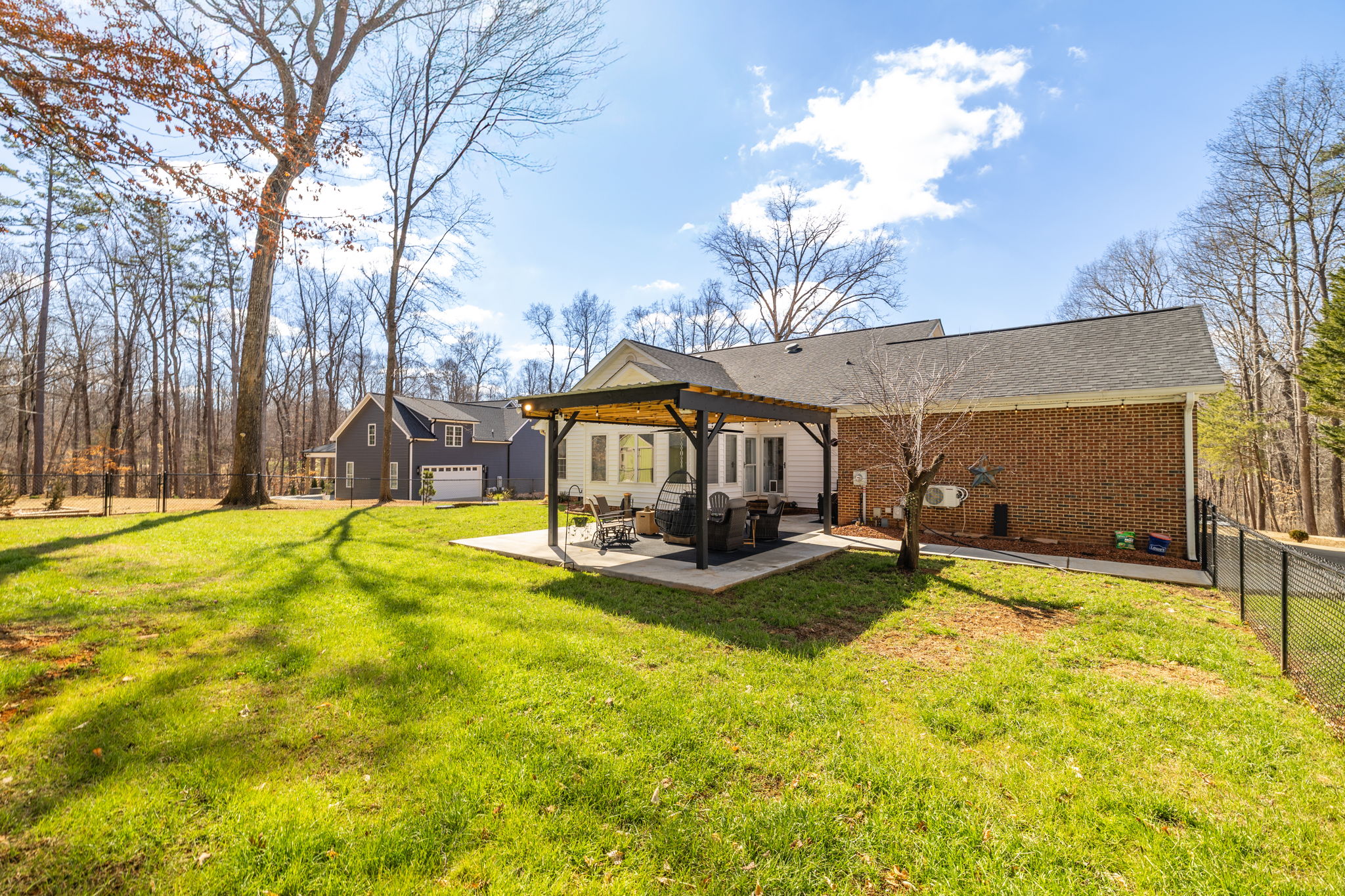 2329 Millbrook Dr-35