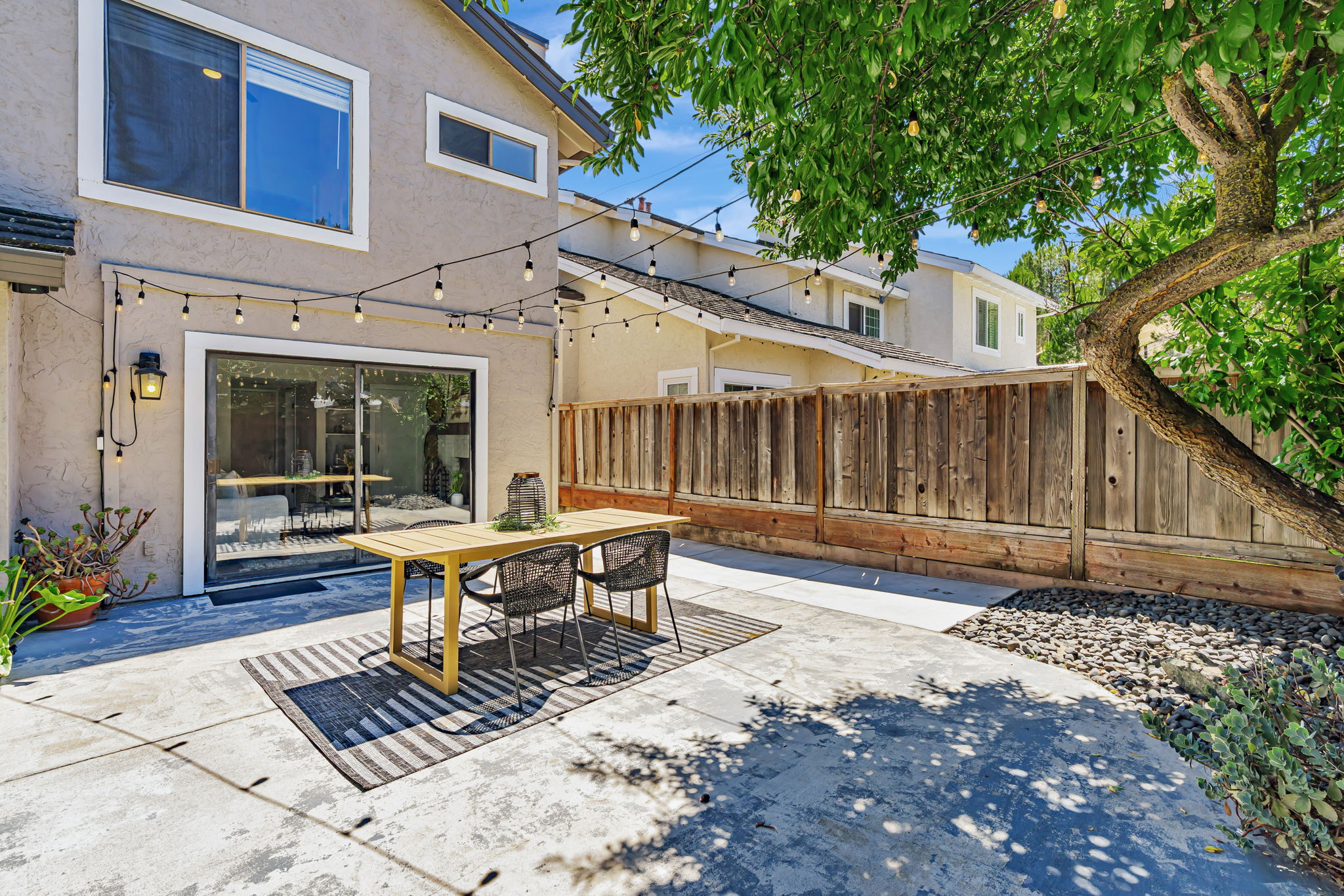 054_2329 Sweetwater Dr  Martinez
