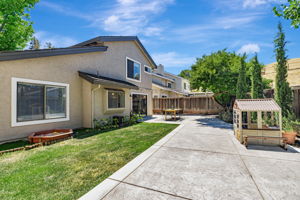052_2329 Sweetwater Dr  Martinez