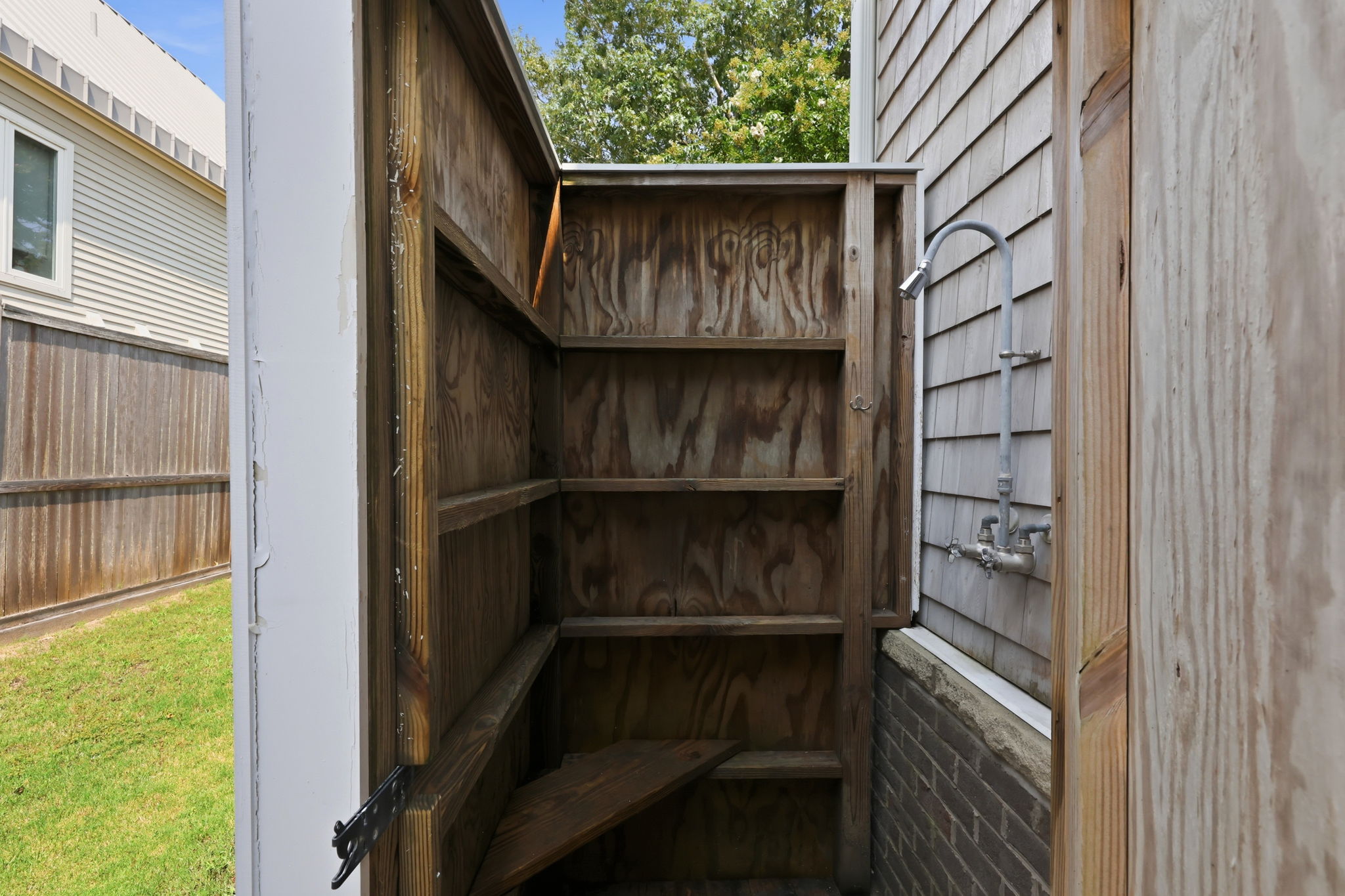  Photo 13