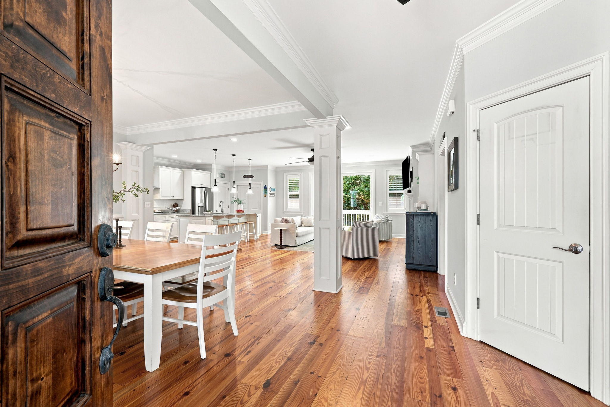 Photo 33