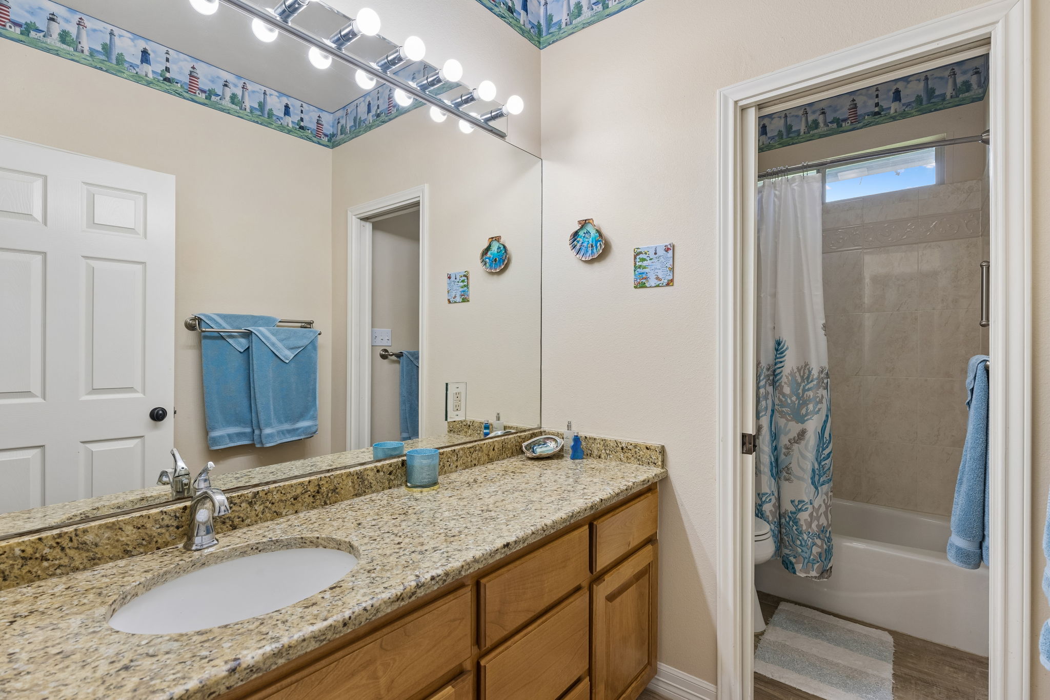  Photo 44